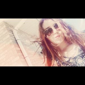 Meet your Posher, Raegan